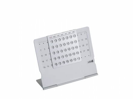 Calend�rio Personalizado Permanente de Metal - Confira aqui o melhor pre�o! | A7 Brindes