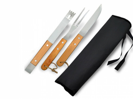 Kit Churrasco Personalizado com Avental e 3 pe�as - Confira aqui o melhor pre�o! | A7 Brindes