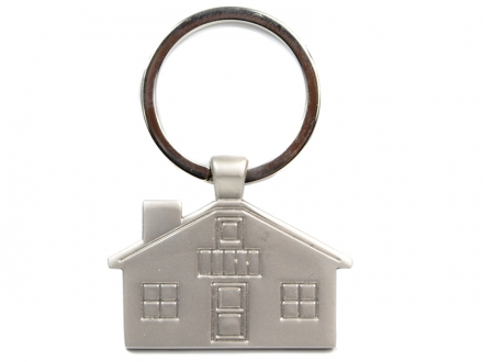 Chaveiro de metal personalizado em formato de casa