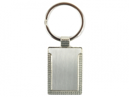 Chaveiro em inox com detalhes em quadradinhos