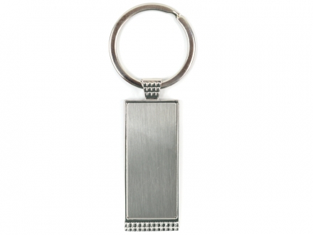 Chaveiro em inox com detalhes em quadradinhos