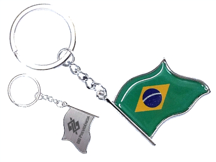 Chaveiro de metal com bandeira da sele��o brasileira de futebol