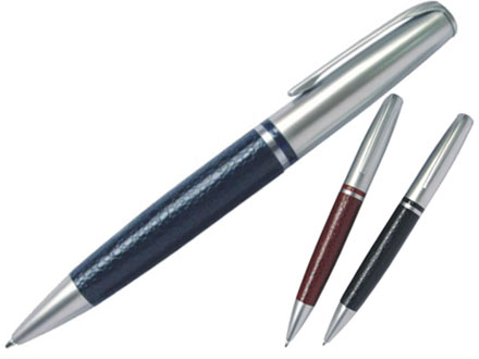 Caneta para brindes de metal com detalhe em couro ecol�gico