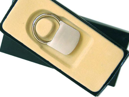 Chaveiro para brindes de metal cromadoAcompanha caixinha de presente preta envernizada