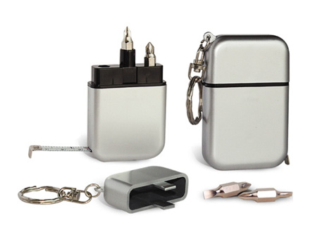Chaveiro personalizado com kit ferramentas e trena