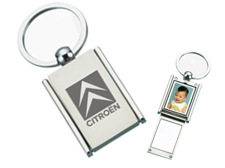 Chaveiro personalizado metlico cromado com suporte para foto 3x4