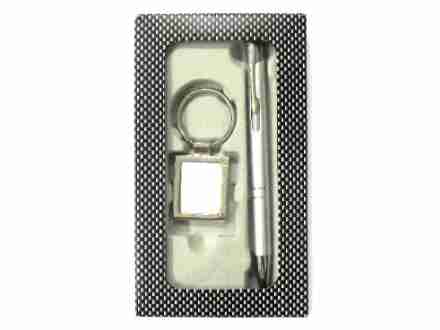 Kit promocional com caneta e chaveiro