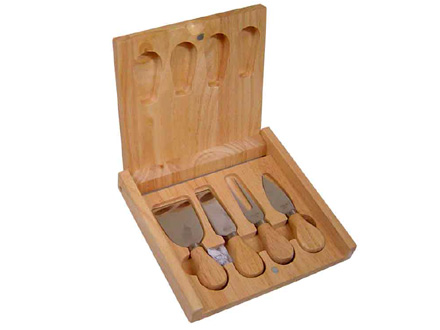 Kit queijo personalizado com caixa de madeira Cont�m 4 pe�as