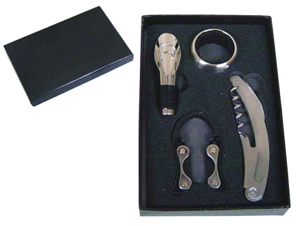 Kit Vinho para brindes com 4 pe�as: saca rolha, bico dosador, corta lacre e anel Acompanha caixinha kraft