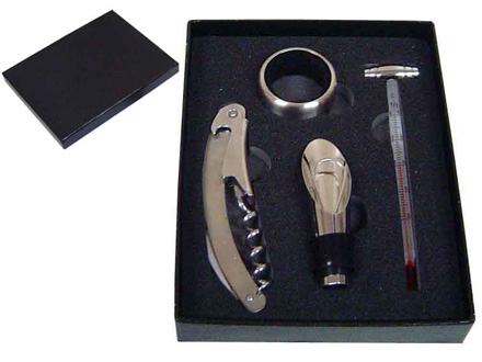 Kit Vinho para brindes com 4 pe�as: saca rolha, bico dosador, term�metro e anel Acompanha caixinha Kraft